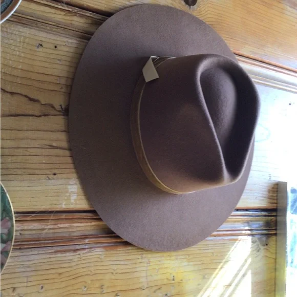 RARE ! Wyeth rare vintage banded rancher 1 left ! Clearance ??! RARE WYETH Hat pink Cream banded  main image 3